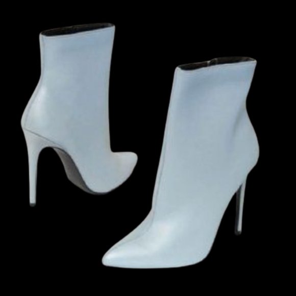 Wild Diva Lounge Shoes - NIB IRIDESCENT Womens Giselle Boots Silver Metalli